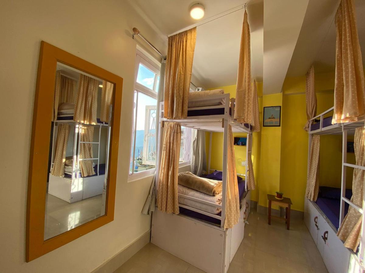 Tag Along Backpackers Hostel Gangtok Buitenkant foto